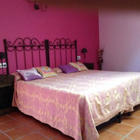 Hostal Camino Del Perdon Uterga Eksteriør billede