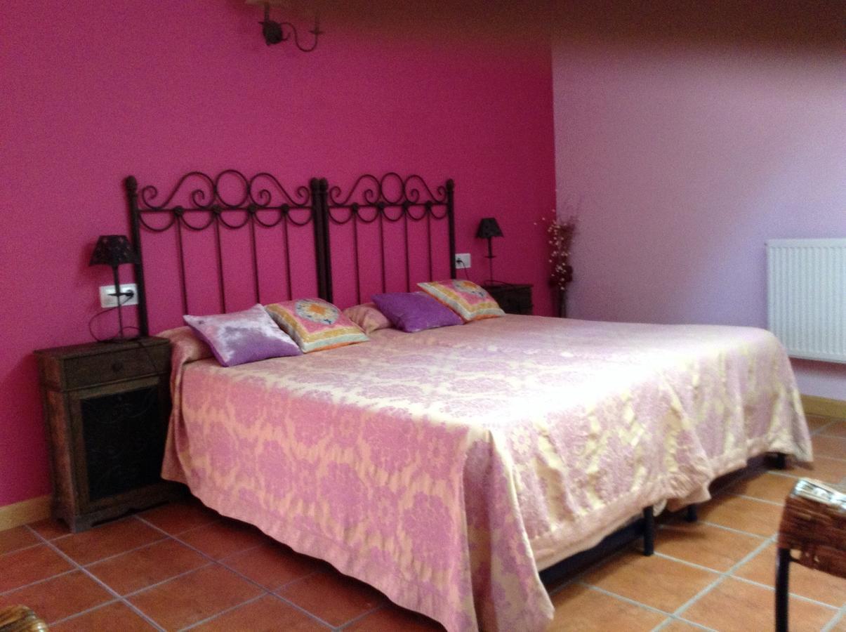 Hostal Camino Del Perdon Uterga Eksteriør billede