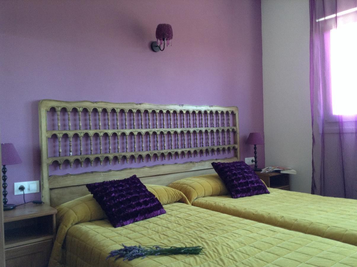 Hostal Camino Del Perdon Uterga Eksteriør billede