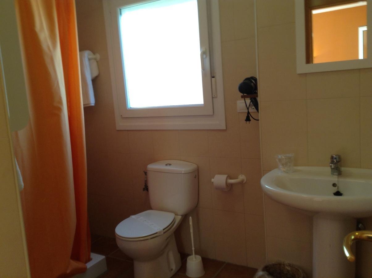 Hostal Camino Del Perdon Uterga Eksteriør billede