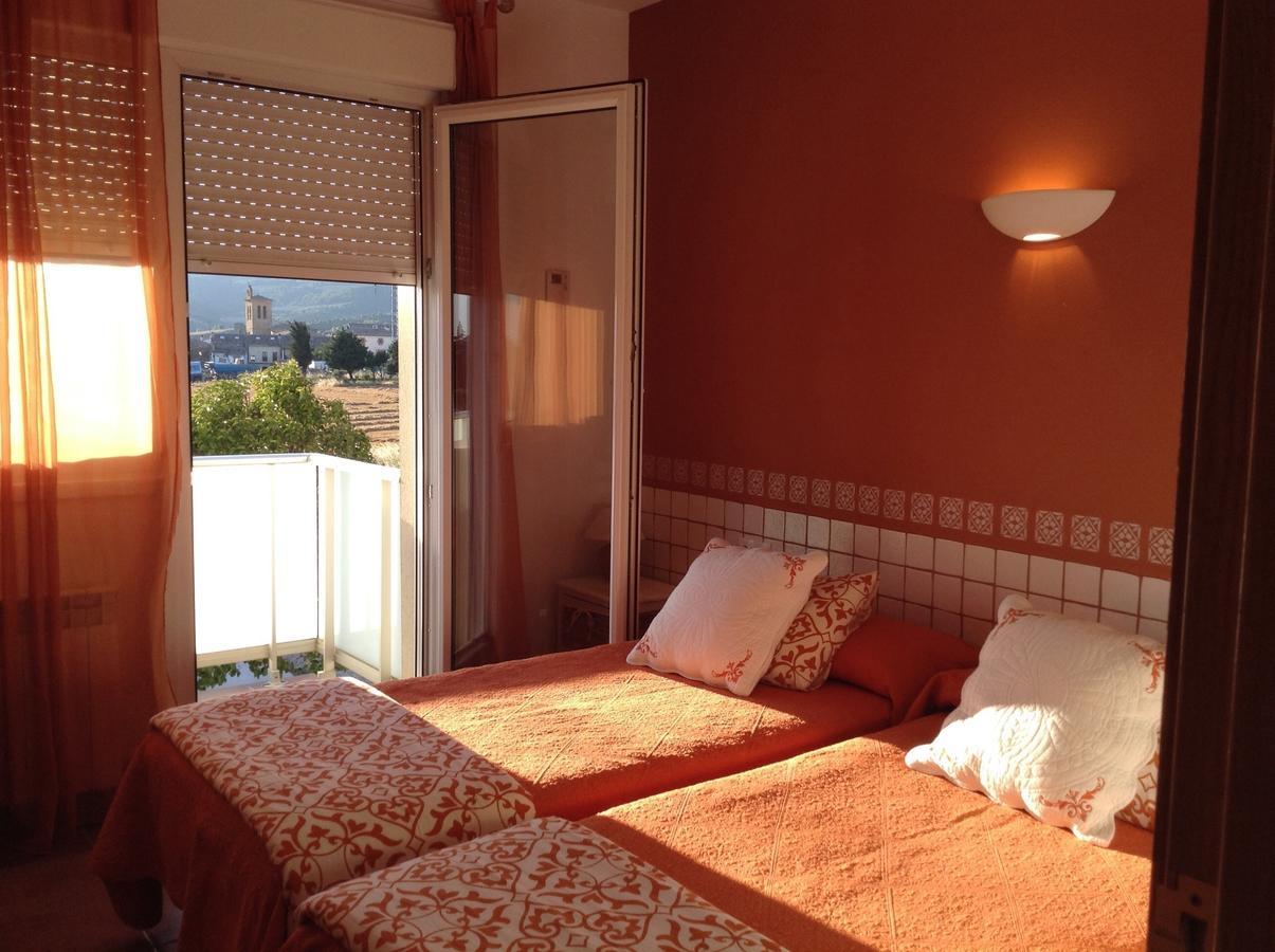 Hostal Camino Del Perdon Uterga Eksteriør billede