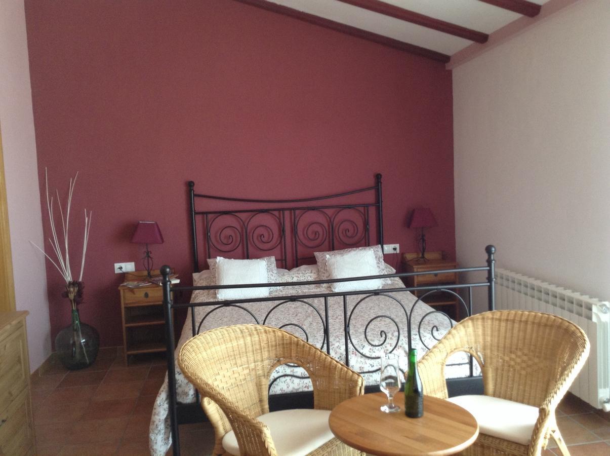 Hostal Camino Del Perdon Uterga Eksteriør billede