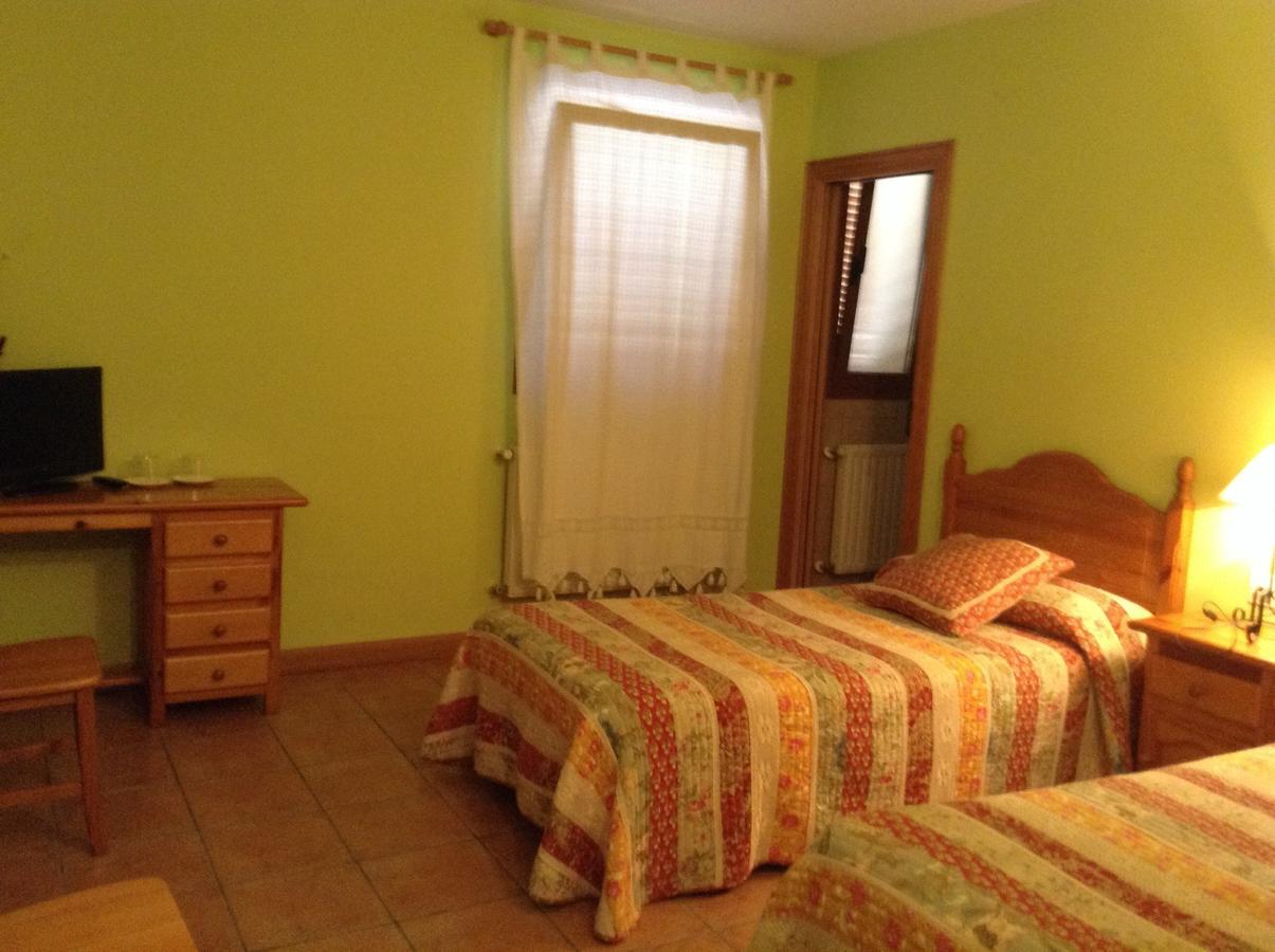 Hostal Camino Del Perdon Uterga Eksteriør billede