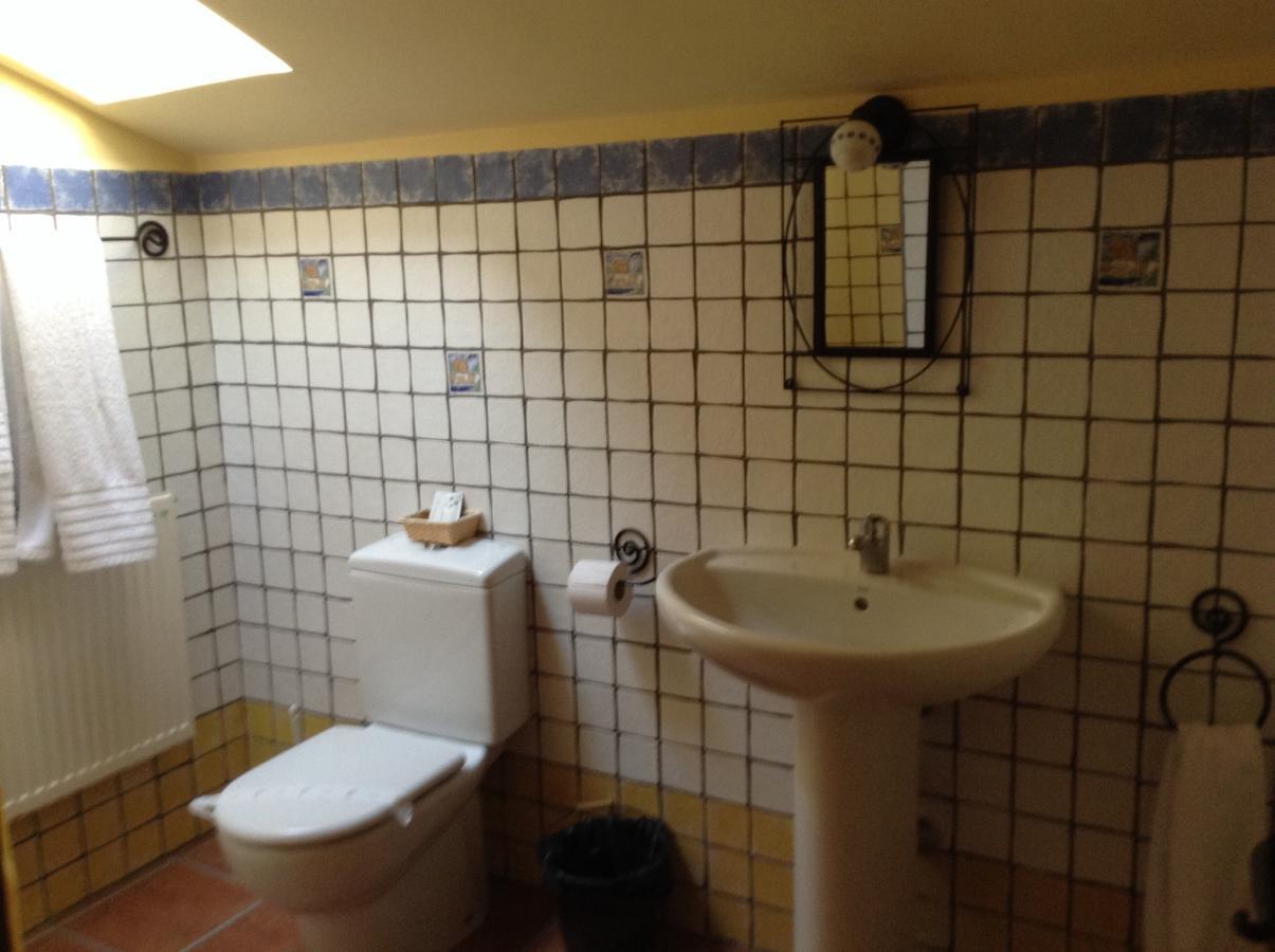 Hostal Camino Del Perdon Uterga Eksteriør billede